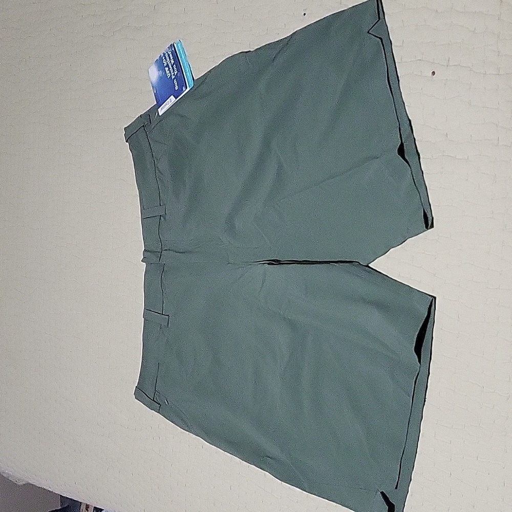 NWT Coolibar UPF 50+ Shorts - Mint Green Mens Size 38